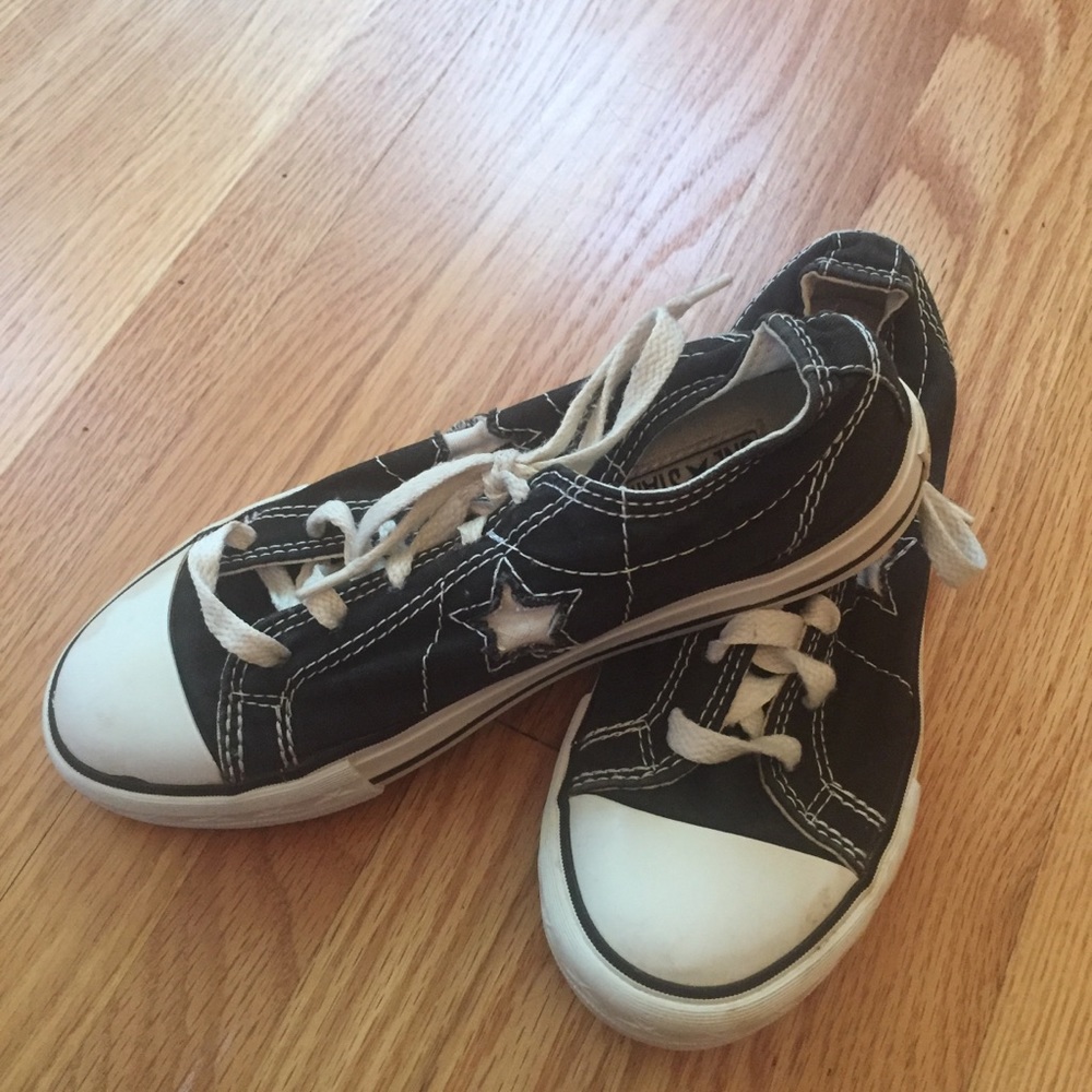 Converse One Star black low top